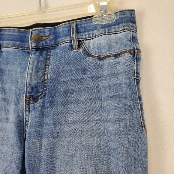 Juicy Couture Jegging - Inseam 22 Inches - Size 8 - Picture 2 of 13